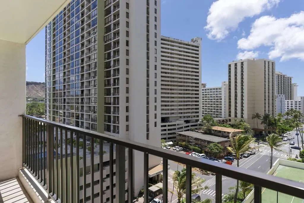 Hoʻomaha 1 Bedroom Suite + 1 Free Parking Honolulu Apartment