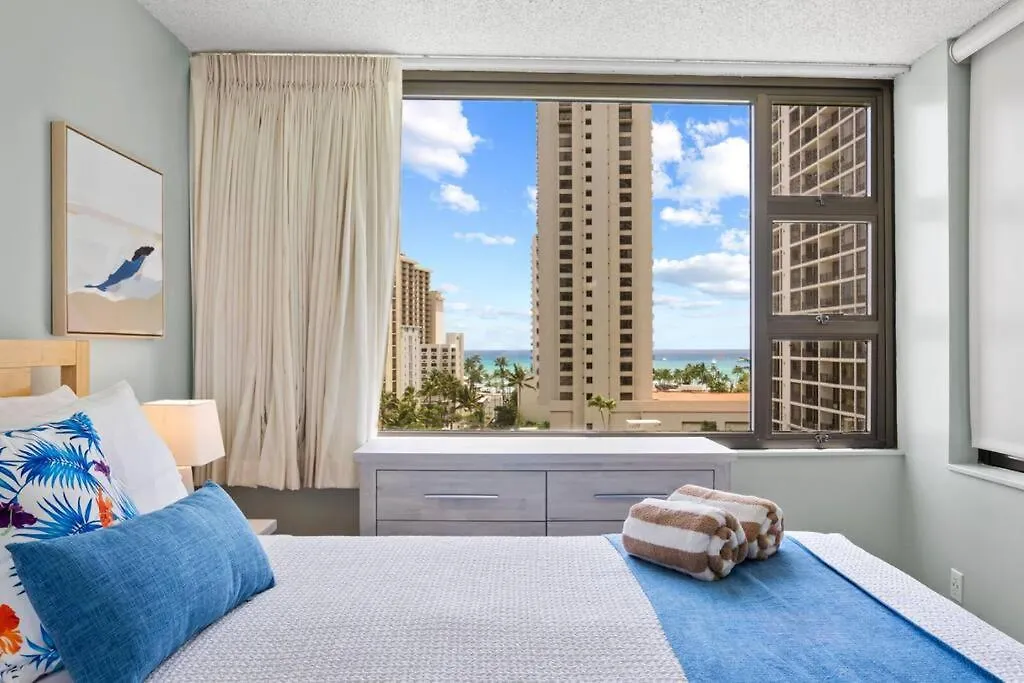 Hoʻomaha 1 Bedroom Suite + 1 Free Parking Honolulu Apartment